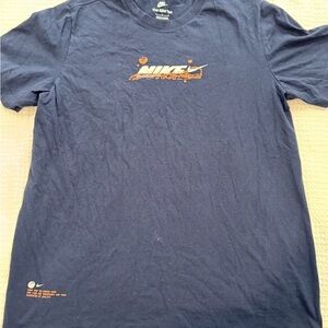 Nike Men's Navy Blue T-Shirt